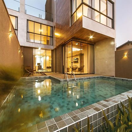 Casa Requinte, 4 Suites , Piscina II Balneário Camboriú エクステリア 写真